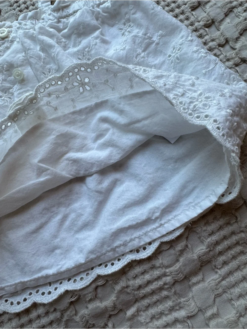 GAP White Eyelet Button-Front Tank & Scalloped Shorts Set